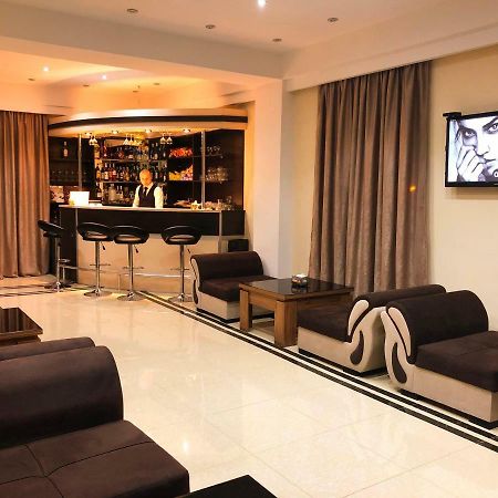 Hotel Grand Palace Tbilisi Buitenkant foto