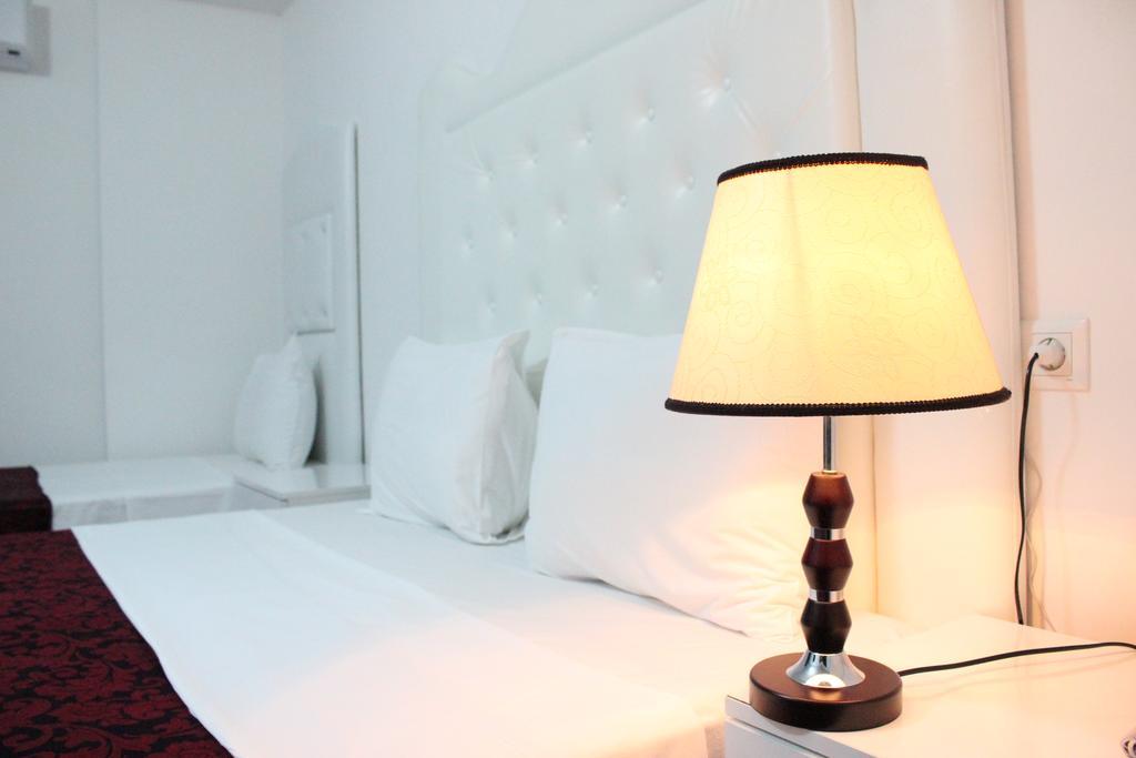 Hotel Grand Palace Tbilisi Kamer foto