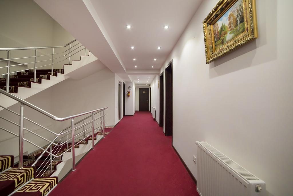 Hotel Grand Palace Tbilisi Buitenkant foto