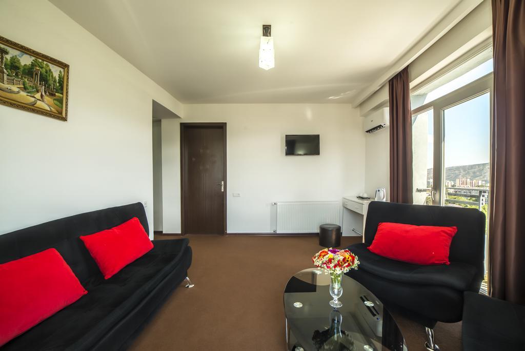 Hotel Grand Palace Tbilisi Buitenkant foto