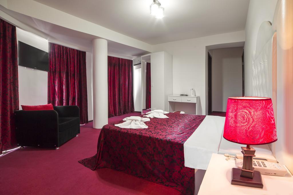 Hotel Grand Palace Tbilisi Buitenkant foto