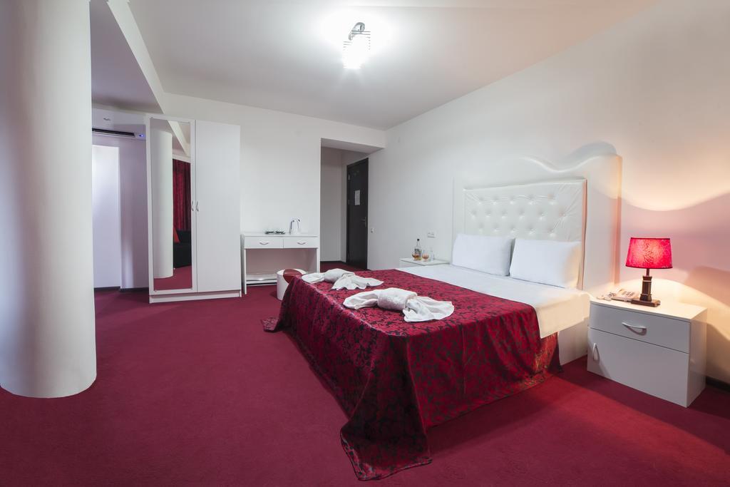 Hotel Grand Palace Tbilisi Buitenkant foto