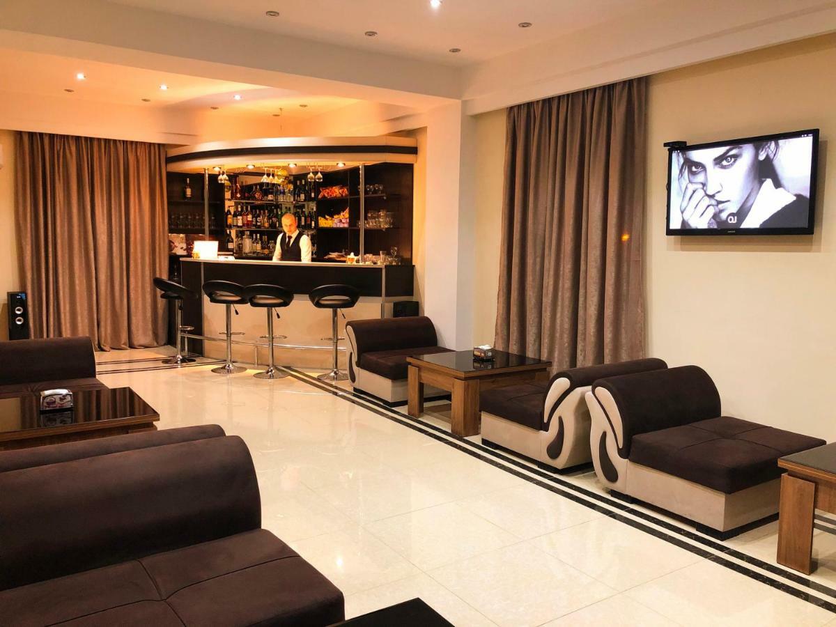 Hotel Grand Palace Tbilisi Buitenkant foto
